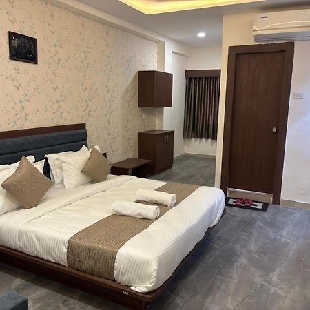 Hotel Mountain Bharuch Buitenkant foto