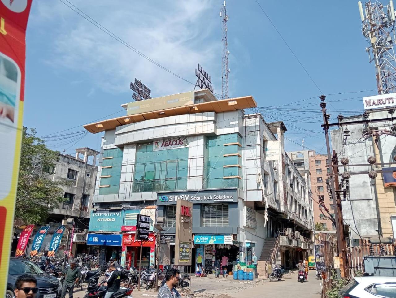 Hotel Mountain Bharuch Buitenkant foto